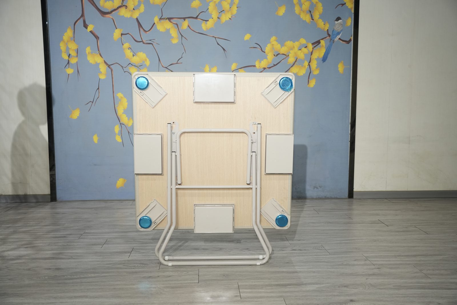 Table folded flat seen from the back